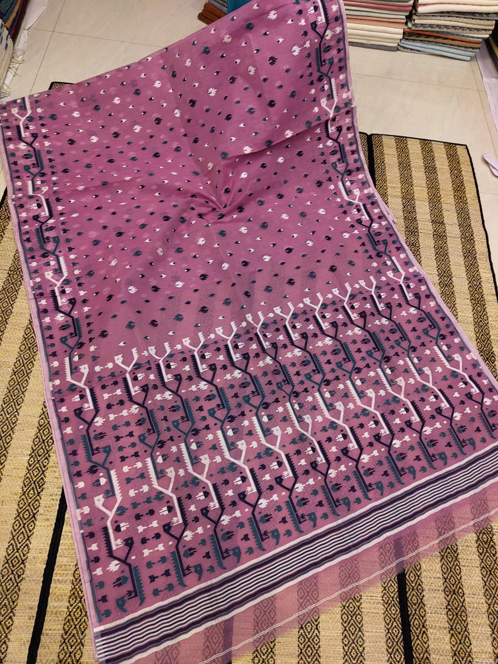 Woven Design Dhakai Jamdani saree