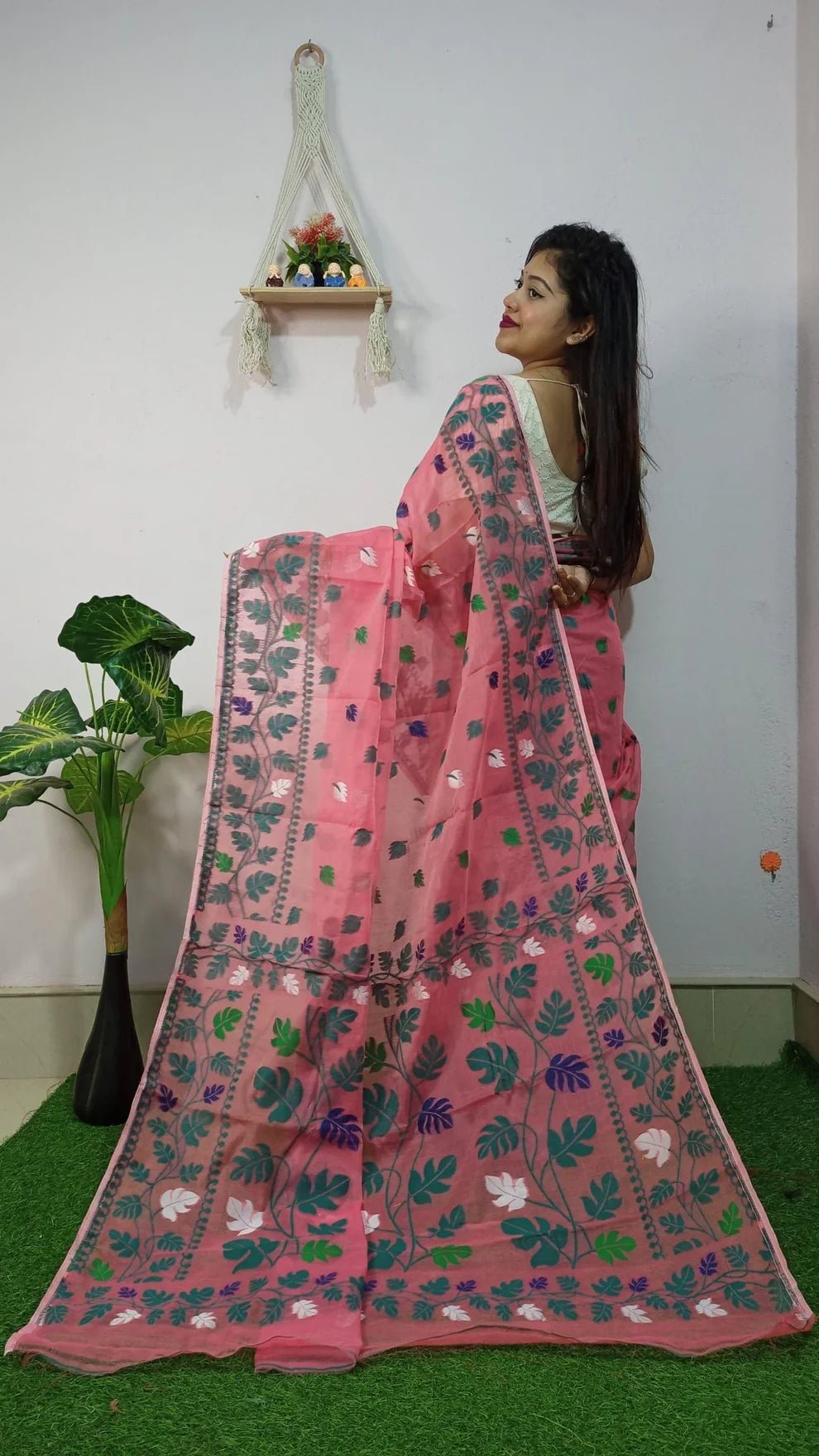 Woven Design Dhakai Jamdani Saree