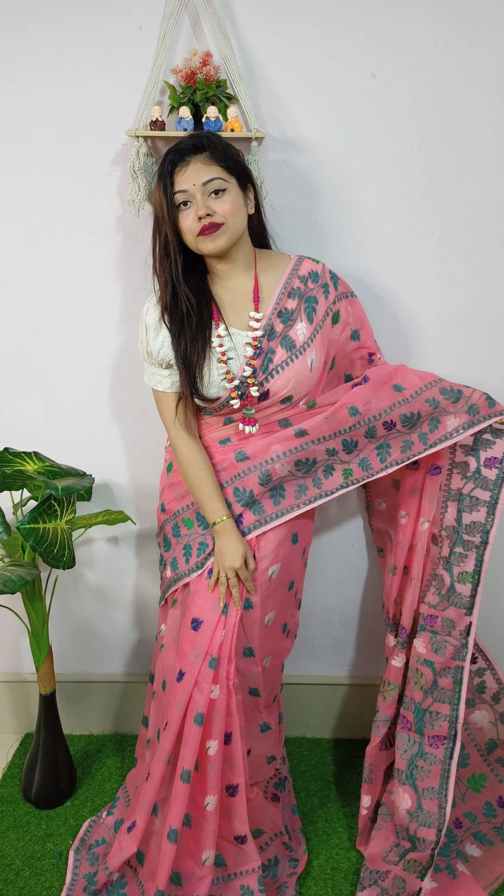 Woven Design Dhakai Jamdani Saree