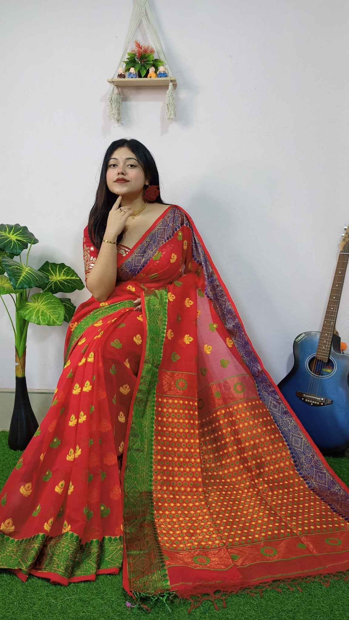Woven Soft Dhakai Jamdani Saree Color Red
