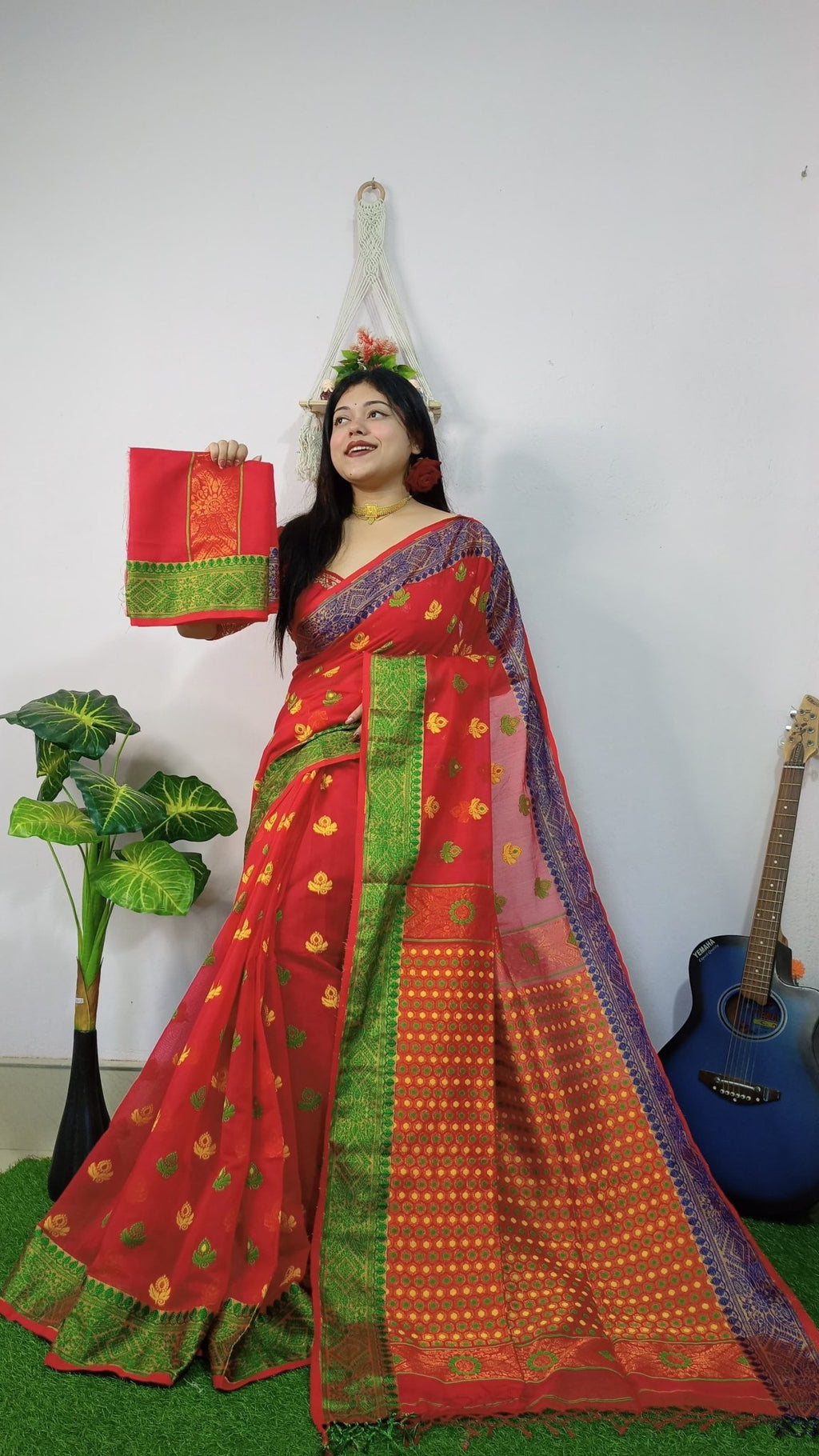 Woven Soft Dhakai Jamdani Saree Color Red